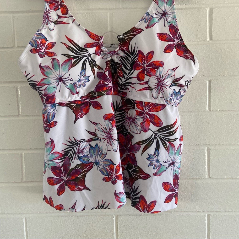 Floral and palm ranking beach top with O ring bust detail Size 2XL - Picture 4 of 11